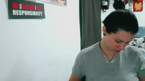 Snapshot of dani_jocelyn chatting on May 2026 11:10:02 PM dani y jocelyn online show from May 2026 11:10:02 PM