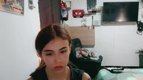 Snapshot of dani_jocelyn chatting on May 2026 09:33:01 PM dani y jocelyn online show from May 2026 09:33:01 PM