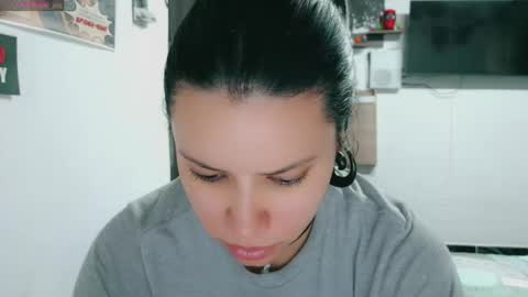 Snapshot of dani_jocelyn chatting on May 2026 06:49:01 PM dani y jocelyn online show from May 2026 06:49:01 PM