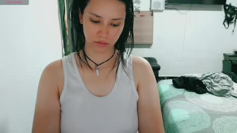 Snapshot of dani_jocelyn chatting on May 2026 08:29:01 PM dani y jocelyn online show from May 2026 08:29:01 PM