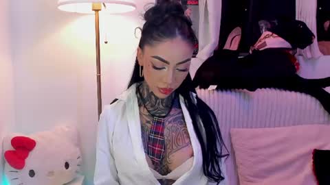 Snapshot of dani_valen chatting on June 2026 01:06:01 AM Dani online show from June 2026 01:06:01 AM