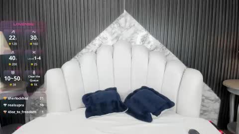 Snapshot of danicollinn chatting on October 2025 09:03:01 PM Daniela online show from October 2025 09:03:01 PM