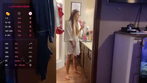 Dani Dragon online show from December 2024 07:40:01 AM