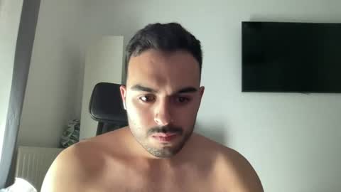 daniel_3827 online show from June 2026 01:23:02 PM