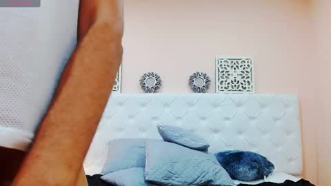 Snapshot of daniel_cohen chatting on January 2025 01:06:01 AM daniel_cohen online show from January 2025 01:06:01 AM