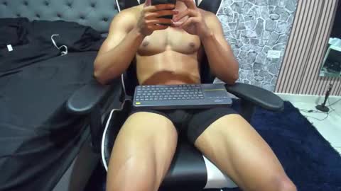 daniel_leconte online show from October 2025 07:42:02 AM