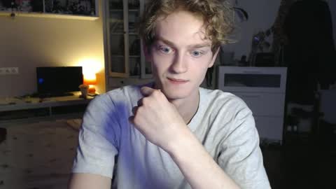 Snapshot of daniel_yumm chatting on April 2026 06:50:01 PM Daniel online show from April 2026 06:50:01 PM