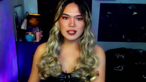 Elodie online show from October 2025 05:13:01 AM