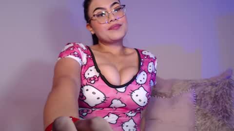 Snapshot of daniela_valencia chatting on February 2025 06:56:02 PM Lucia online show from February 2025 06:56:02 PM