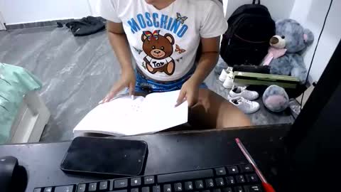Snapshot of danielaa_foxx chatting on June 2026 03:34:02 PM danielaa_foxx online show from June 2026 03:34:02 PM