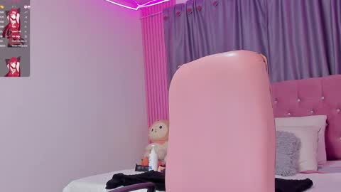 Snapshot of danielle_april chatting on September 2025 07:08:01 AM Danielle online show from September 2025 07:08:01 AM