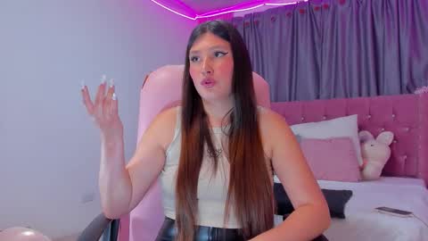 Danielle online show from December 2025 04:52:01 AM