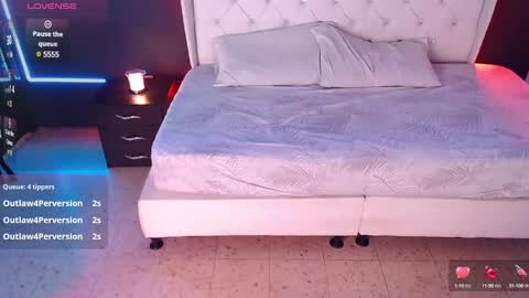 Snapshot of danielle_smithh chatting on March 2025 02:46:02 AM Danielle Smith online show from March 2025 02:46:02 AM