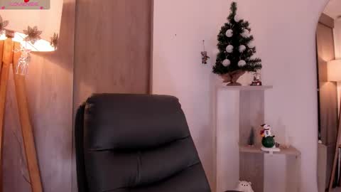 Danielle Rose online show from December 2025 11:03:02 PM