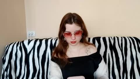 Snapshot of daniellevaulet chatting on April 2026 11:16:01 AM Mia online show from April 2026 11:16:01 AM