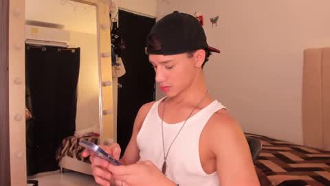 Daniels Cruz online show from February 2025 09:54:01 PM