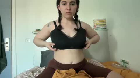 Snapshot of danigirl2004 chatting on April 2026 02:07:02 PM danigirl2004 online show from April 2026 02:07:02 PM