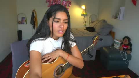 Snapshot of daniisla chatting on May 2026 06:09:01 PM danalle .. online show from May 2026 06:09:01 PM