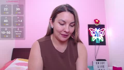 Snapshot of danika_bellaa chatting on June 2026 03:25:01 AM K A R O L online show from June 2026 03:25:01 AM