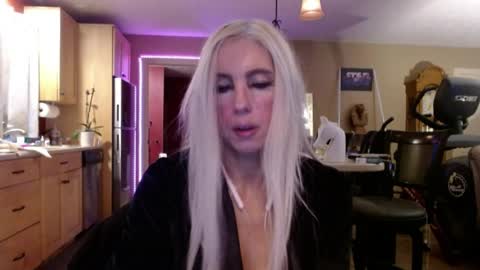 Snapshot of danikawhite69 chatting on April 2026 03:02:01 PM DanikaWhite69 online show from April 2026 03:02:01 PM