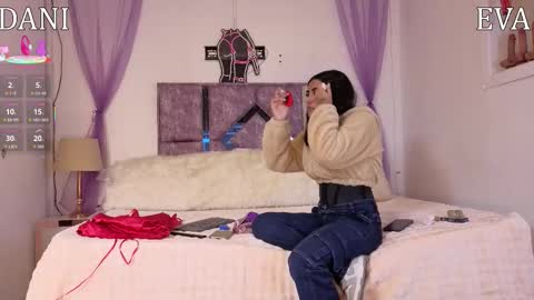 Snapshot of danilu_eva21 chatting on February 2026 10:39:01 PM Danilu and Eva online show from February 2026 10:39:01 PM