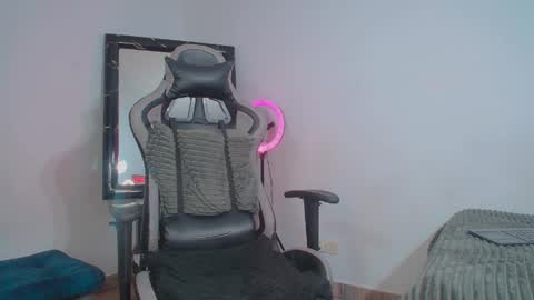 danna isabella online show from April 2026 08:21:01 PM