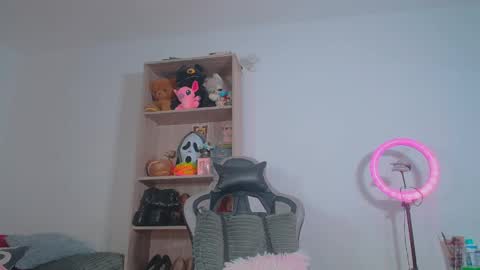 Snapshot of danna_bella2 chatting on May 2026 07:45:02 PM danna isabella online show from May 2026 07:45:02 PM