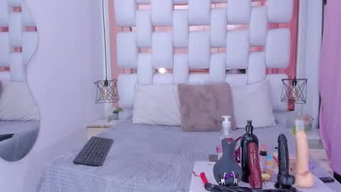 Snapshot of danna_flame chatting on November 2025 01:21:02 PM Danna Flame online show from November 2025 01:21:02 PM