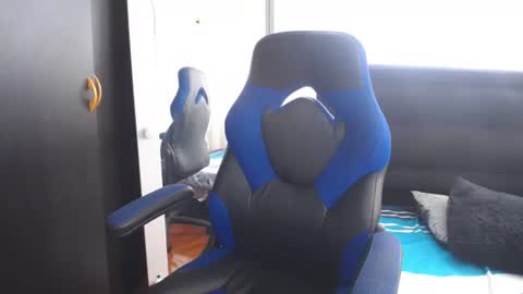 Snapshot of danna_martinez33 chatting on December 2025 04:25:01 PM danna martinez33 online show from December 2025 04:25:01 PM