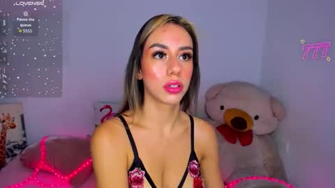 Snapshot of danna_rhodesx chatting on May 2026 06:41:01 AM Danna Rhodes online show from May 2026 06:41:01 AM