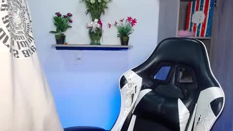 Danna online show from November 2025 11:32:02 AM