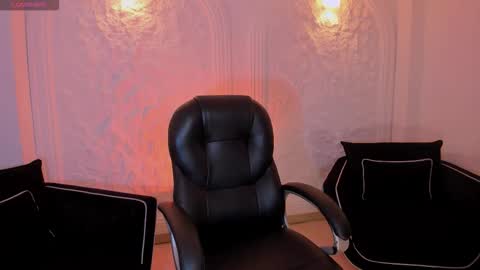 Danna Cruz  online show from November 2025 07:03:01 PM