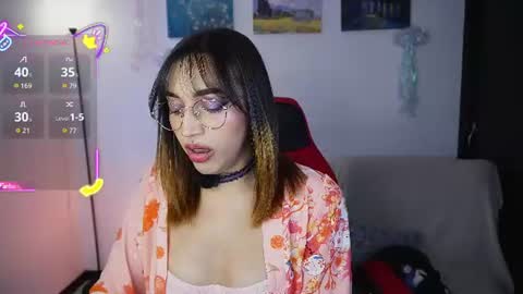 Snapshot of dannielle_ chatting on June 2026 07:33:01 PM online show from June 2026 07:33:01 PM