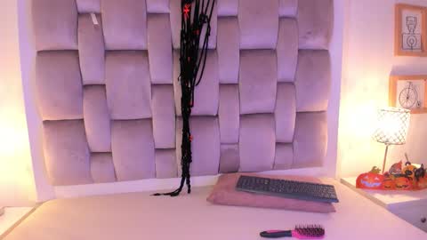 Dannika online show from October 2025 03:08:01 AM