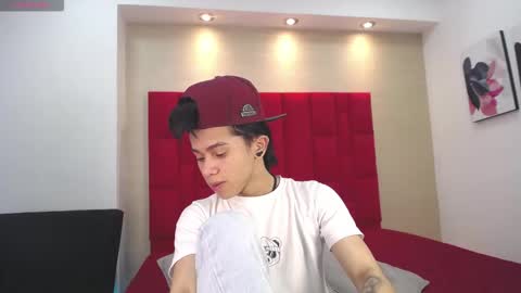 Snapshot of danny__santoro chatting on November 2025 01:13:02 PM Danny online show from November 2025 01:13:02 PM