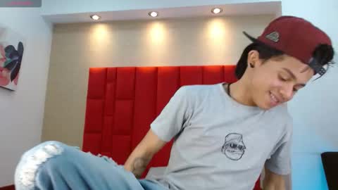 Snapshot of danny__santoro chatting on November 2025 01:33:02 PM Danny online show from November 2025 01:33:02 PM