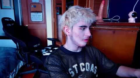 danteobscuro online show from December 2025 05:09:01 PM