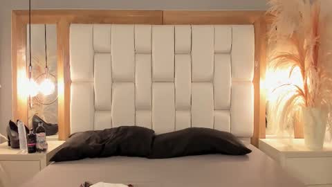 Snapshot of daphne_and_roger chatting on September 2025 11:33:02 AM daphne_and_roger online show from September 2025 11:33:02 AM