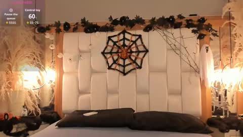 Snapshot of daphne_and_roger chatting on October 2025 11:21:02 AM daphne_and_roger online show from October 2025 11:21:02 AM