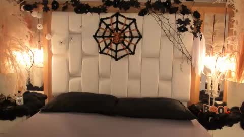 Snapshot of daphne_and_roger chatting on October 2025 11:14:02 AM daphne_and_roger online show from October 2025 11:14:02 AM