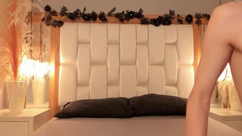 Snapshot of daphne_and_roger chatting on November 2025 01:02:01 PM daphne_and_roger online show from November 2025 01:02:01 PM