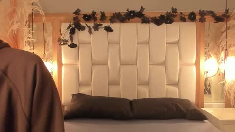 Snapshot of daphne_and_roger chatting on November 2025 11:00:01 AM daphne_and_roger online show from November 2025 11:00:01 AM