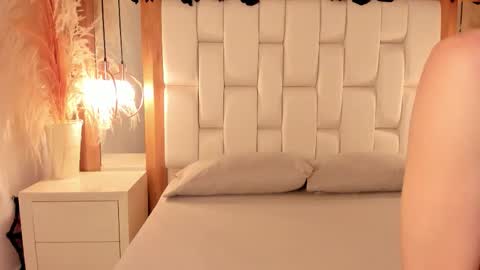 Snapshot of daphne_and_roger chatting on November 2025 11:10:02 AM daphne_and_roger online show from November 2025 11:10:02 AM