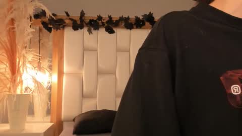 Snapshot of daphne_and_roger chatting on December 2025 10:57:01 AM daphne_and_roger online show from December 2025 10:57:01 AM