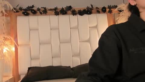 Snapshot of daphne_and_roger chatting on January 2026 11:01:02 AM daphne_and_roger online show from January 2026 11:01:02 AM