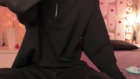 Snapshot of daphne_and_roger chatting on February 2026 11:07:02 AM daphne_and_roger online show from February 2026 11:07:02 AM