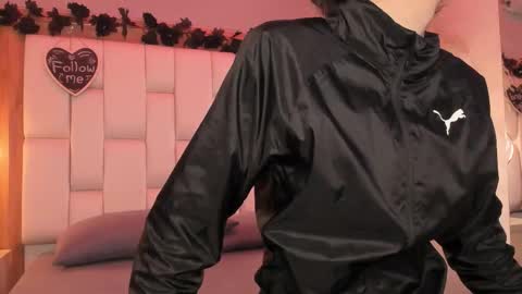 Snapshot of daphne_and_roger chatting on February 2026 10:57:01 AM daphne_and_roger online show from February 2026 10:57:01 AM