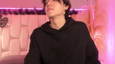 Snapshot of daphne_and_roger chatting on March 2026 11:06:01 AM daphne_and_roger online show from March 2026 11:06:01 AM