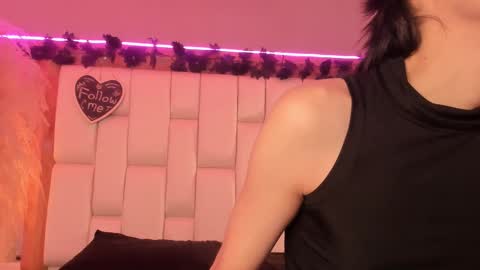 Snapshot of daphne_and_roger chatting on March 2026 11:05:02 AM daphne_and_roger online show from March 2026 11:05:02 AM