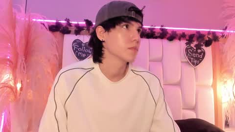 Snapshot of daphne_and_roger chatting on March 2026 11:00:01 AM daphne_and_roger online show from March 2026 11:00:01 AM